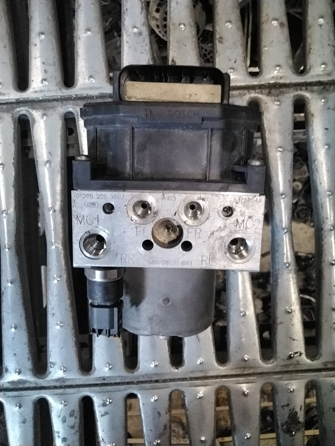 Centralina pompa abs alfa Romeo 147 codice 0265225360