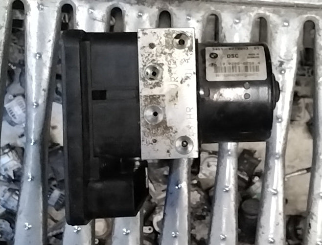 Centralina abs BMW 320 2.0 diesel anno 2006 codice 34526772214