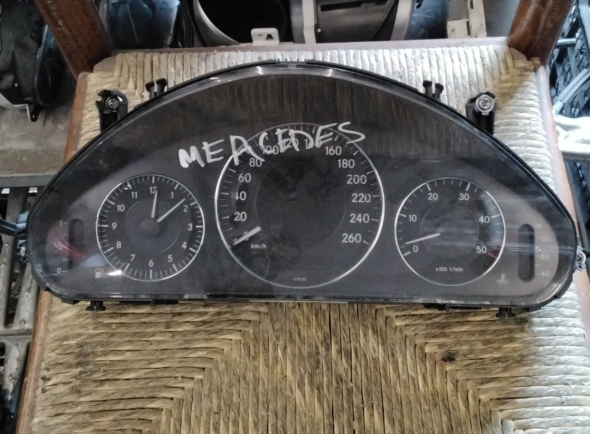 Quadro strumenti contachilometri mercedes classe ML codice A2115400447