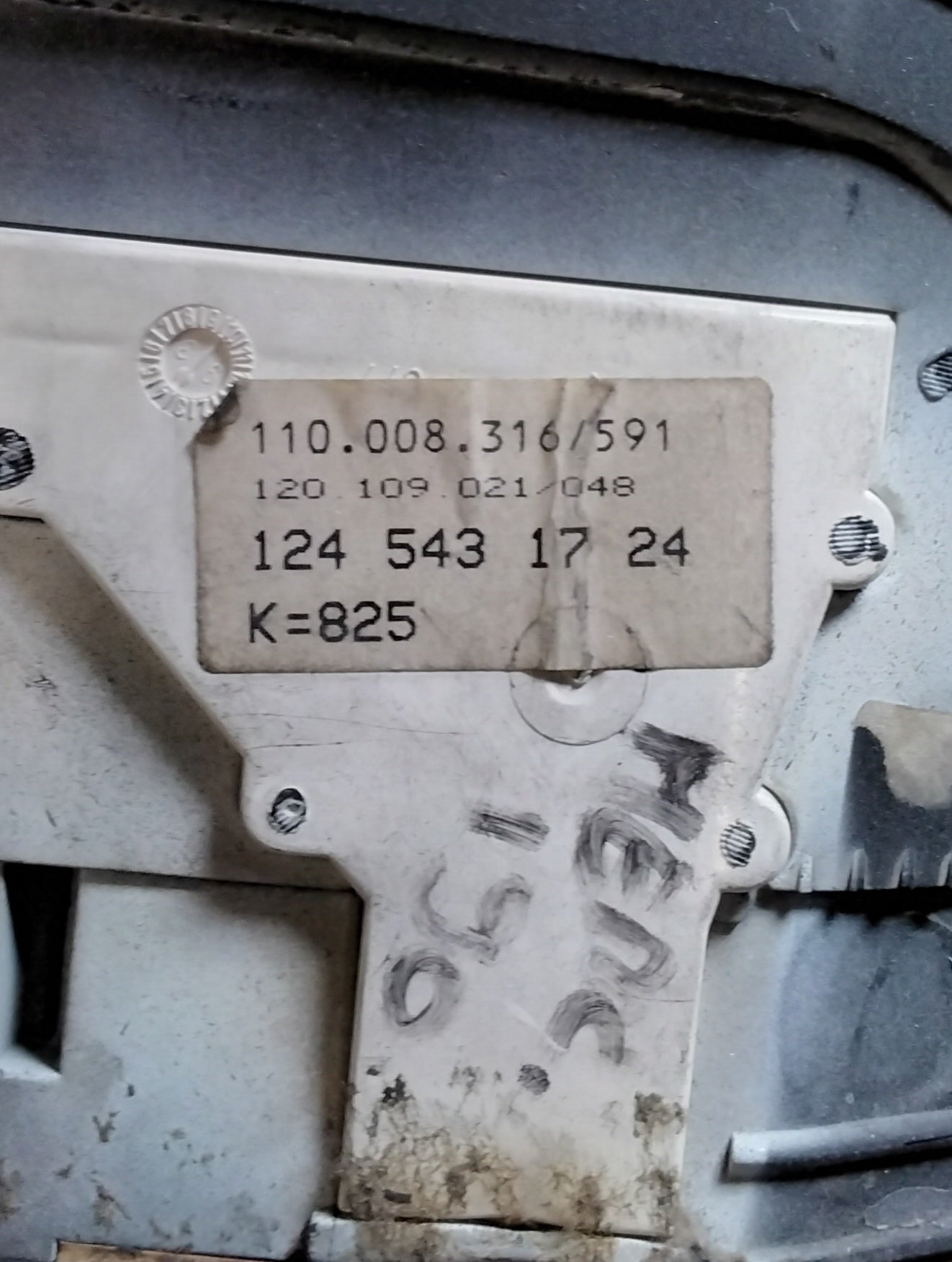 Quadro strumenti contachilometri mercedes 190 codice 1245431724
