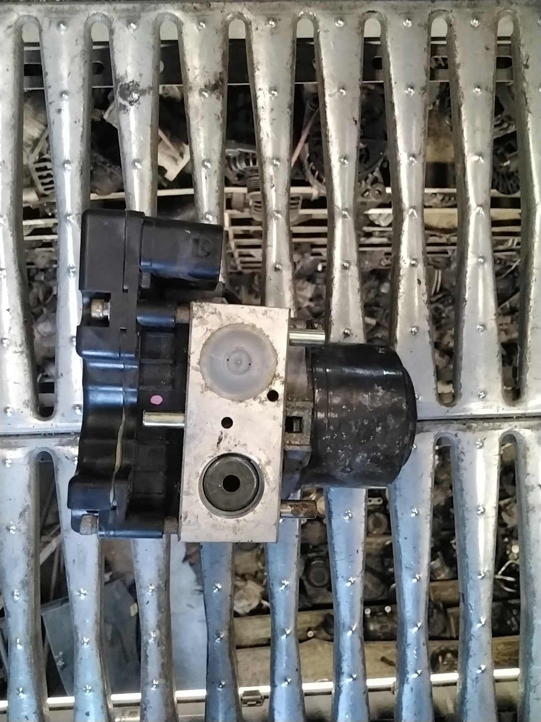 Centralina pompa abs Mitsubishi pajero codice 844402670