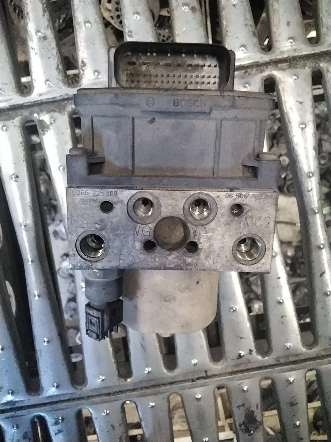Pompa Centralina ABS peugeot 307 2.0 HDI anno 2006 codice 0265225185
