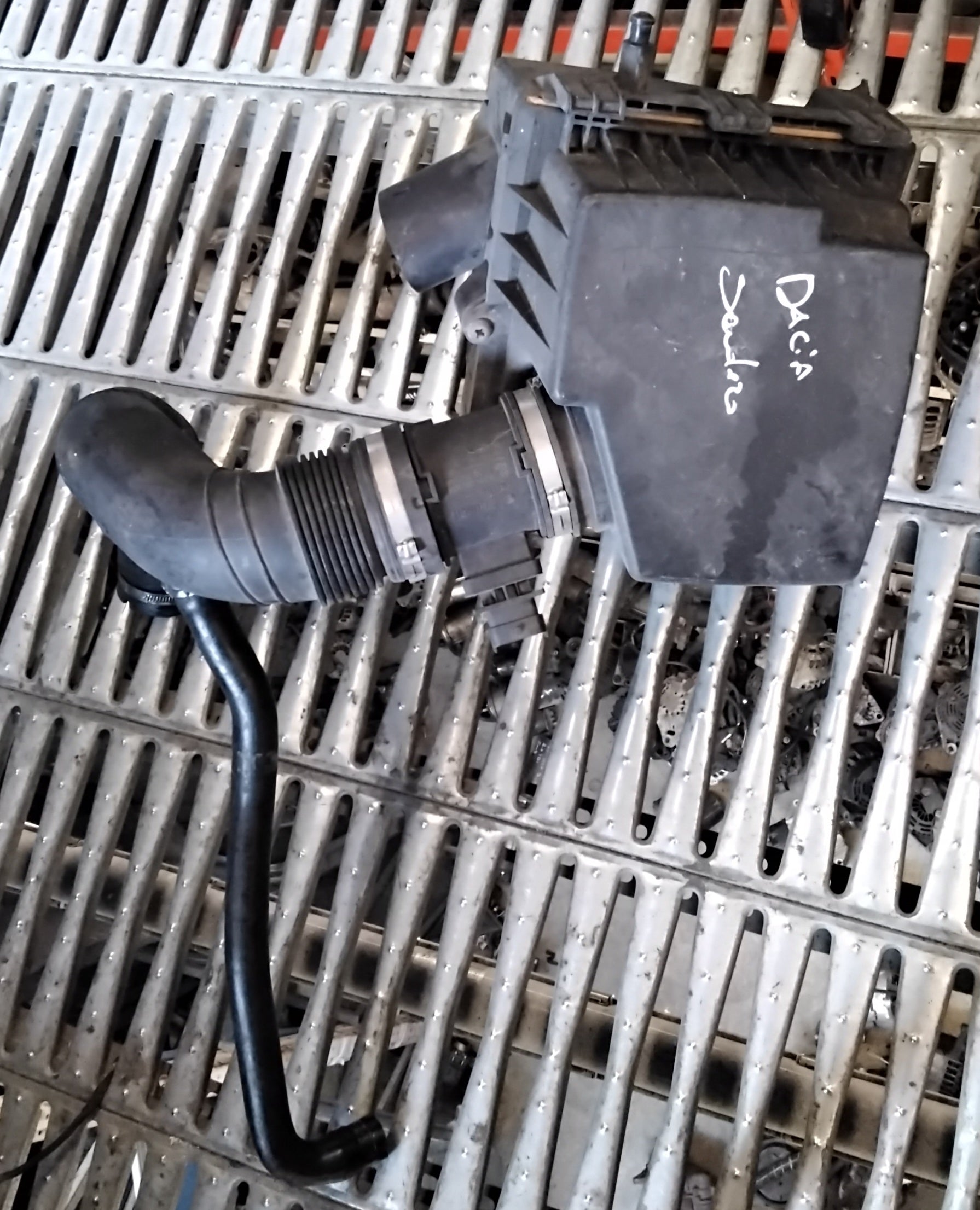 Scatola filtro aria dacia sandero codice 55350048