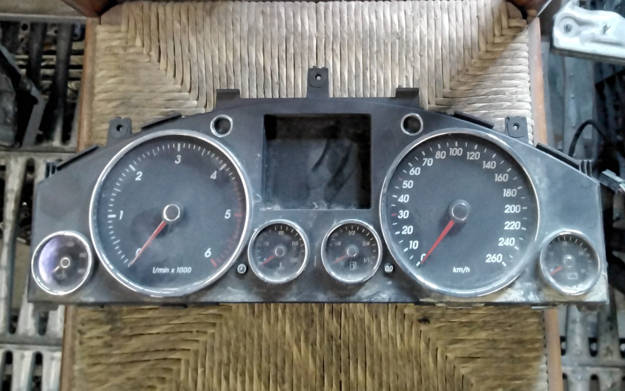 Quadro strumenti contachilometri Volkswagen tuareg codice 7L6920881S
