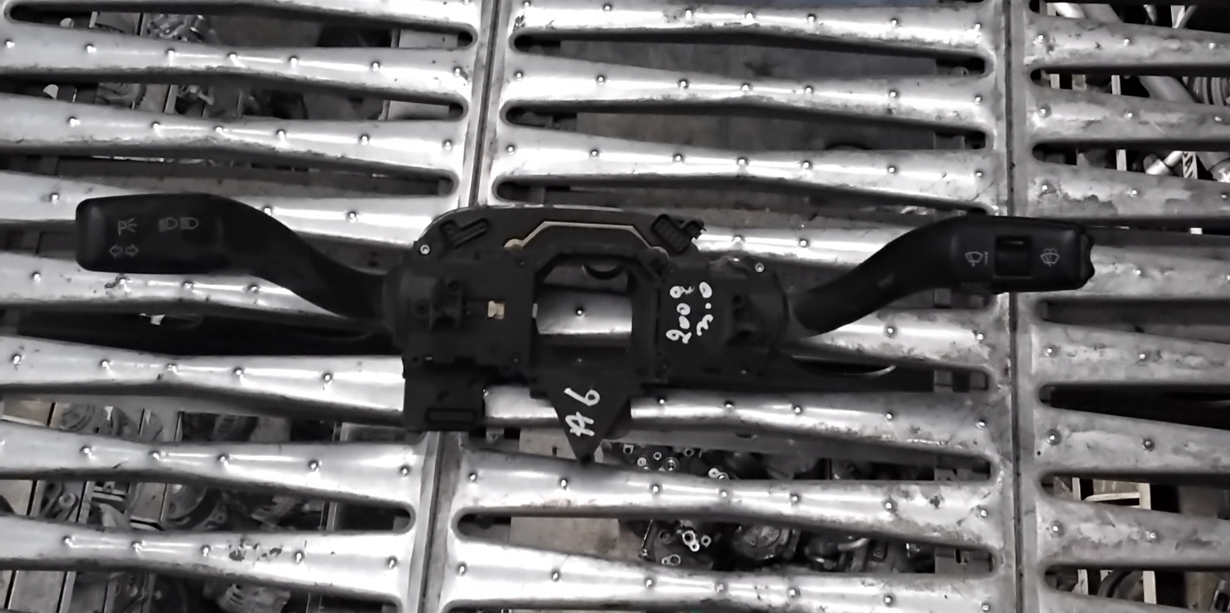 Devioluce audi a6 codice 4F0953549A