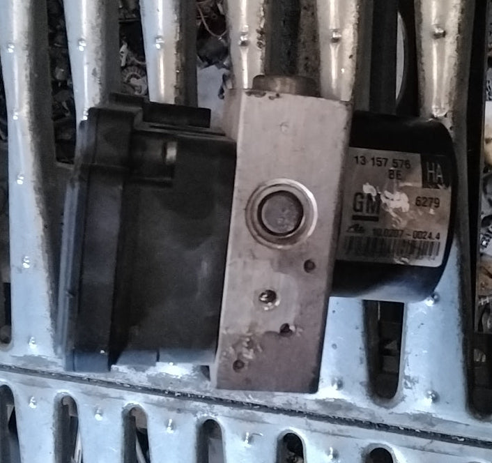 Centralina pompa abs opel astra 1.7 cdti anno 2007 codice 13157576