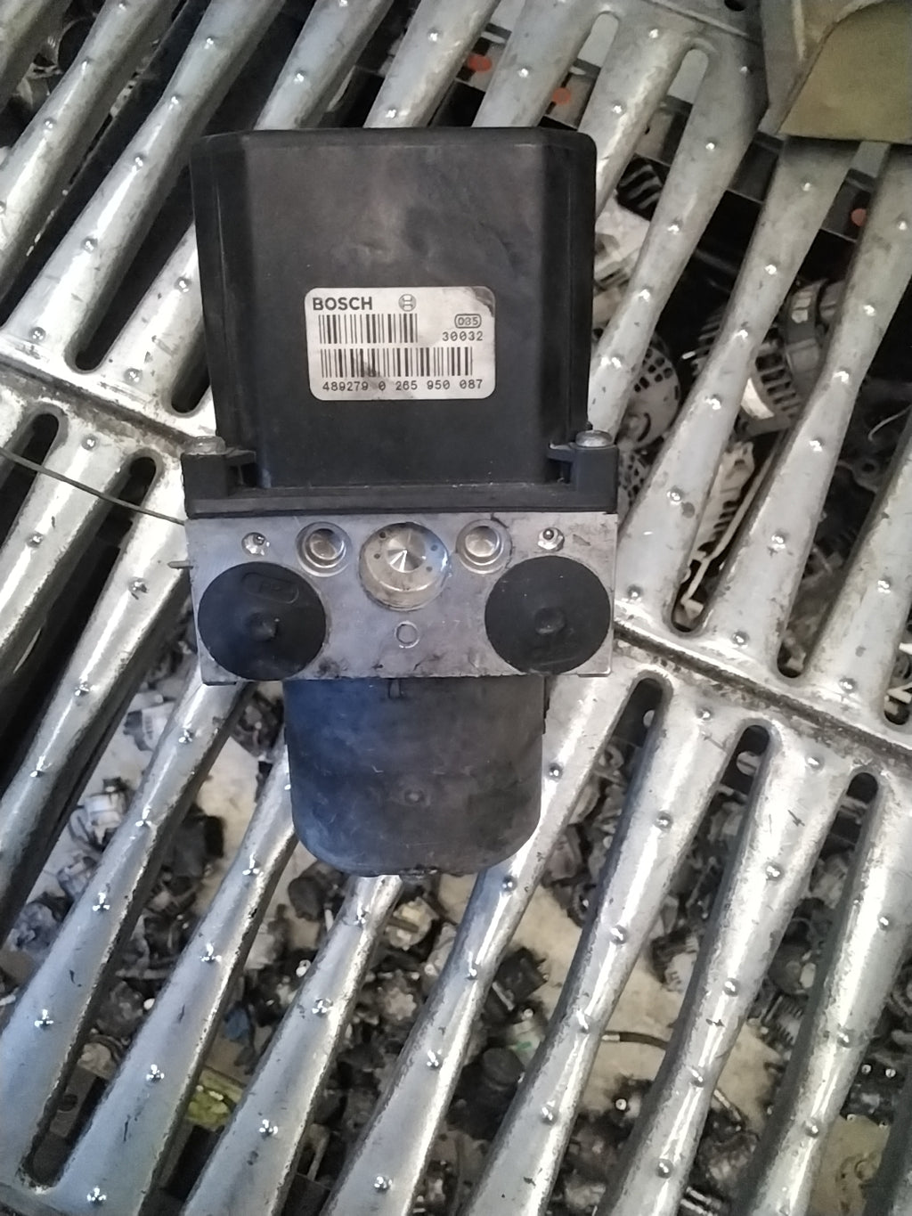 Bomba centralita ABS Alfa Romeo 166 2.4 diésel año 2006 código: 0265950087