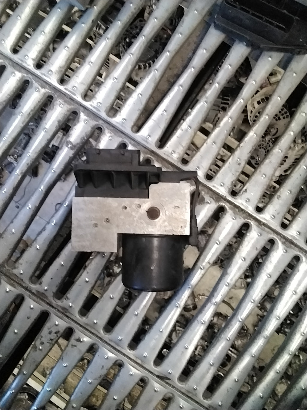 Centralina pompa abs mercedes E250 codice 0265217401