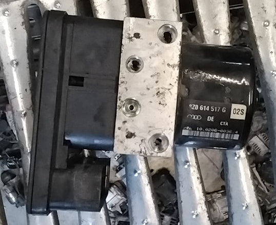 Centralina Pompa abs audi A2 codice 8Z0907379D