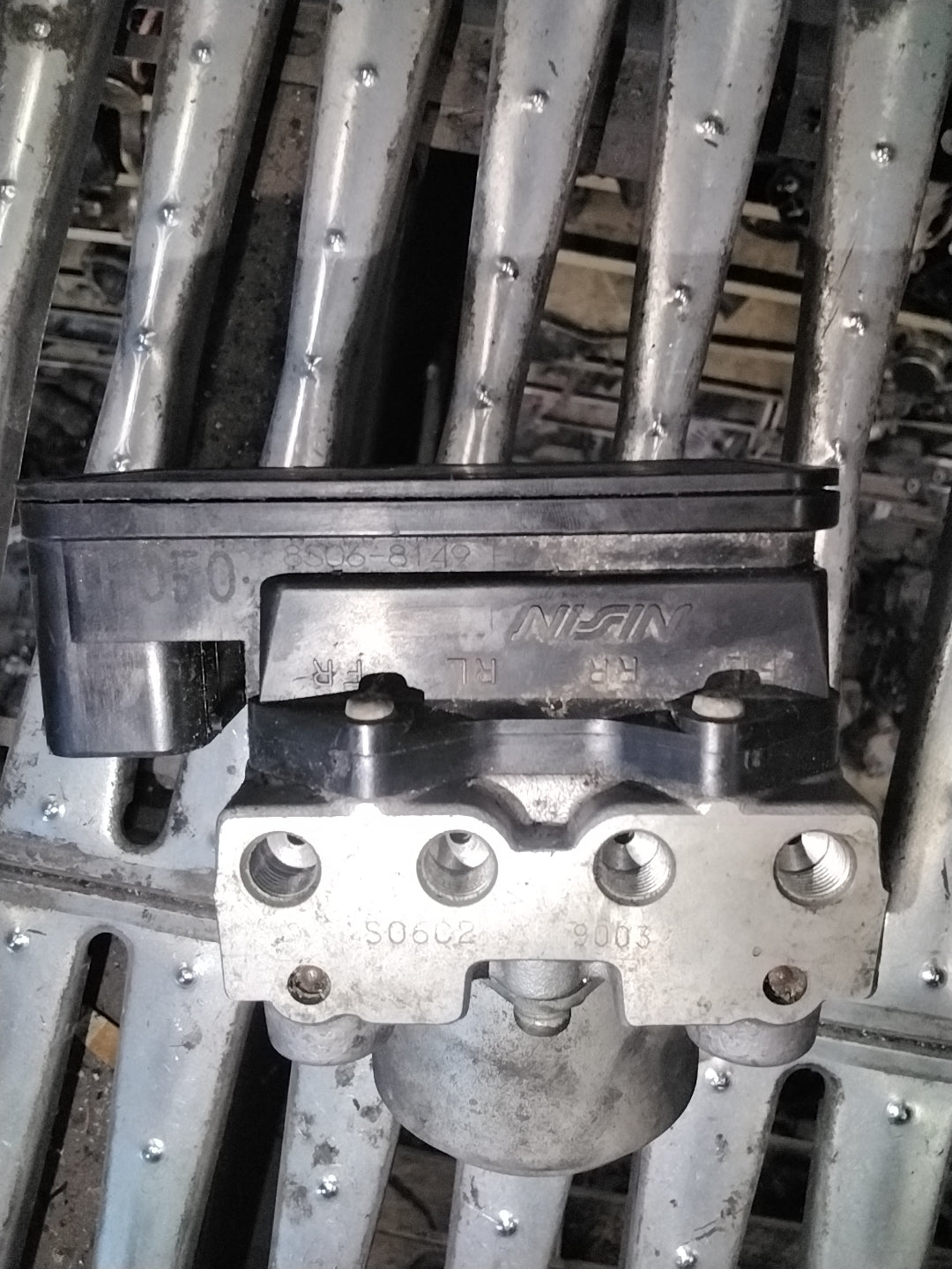 Centralina pompa abs mazda 3 codice  8S068149