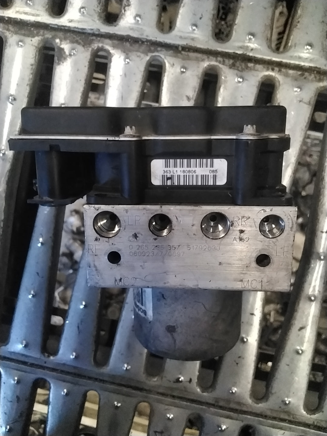 Centralina abs alfa 147 1.9mjt anno 2006 codice 0265285357