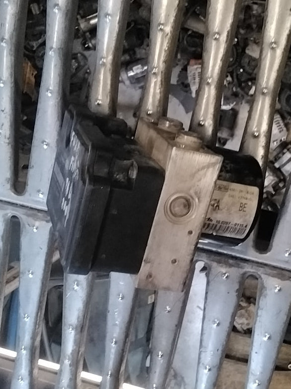 Centralina pompa abs Ford Fiesta codice 4S612M110DA