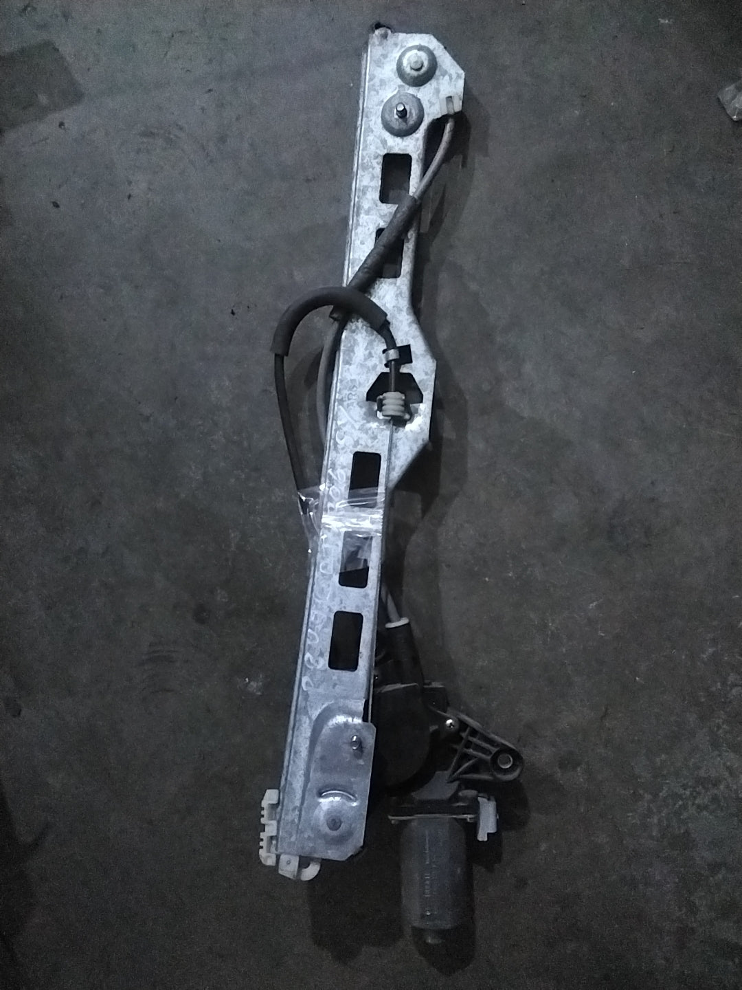 Motoeino alzavetro sinistro peugeot 306 codice 0130821649