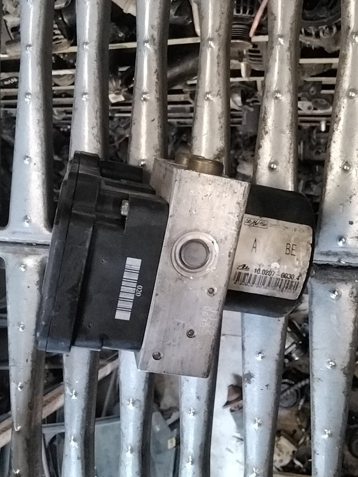 Centralina pompa abs Ford Focus 2005 codice 3M512M110CA