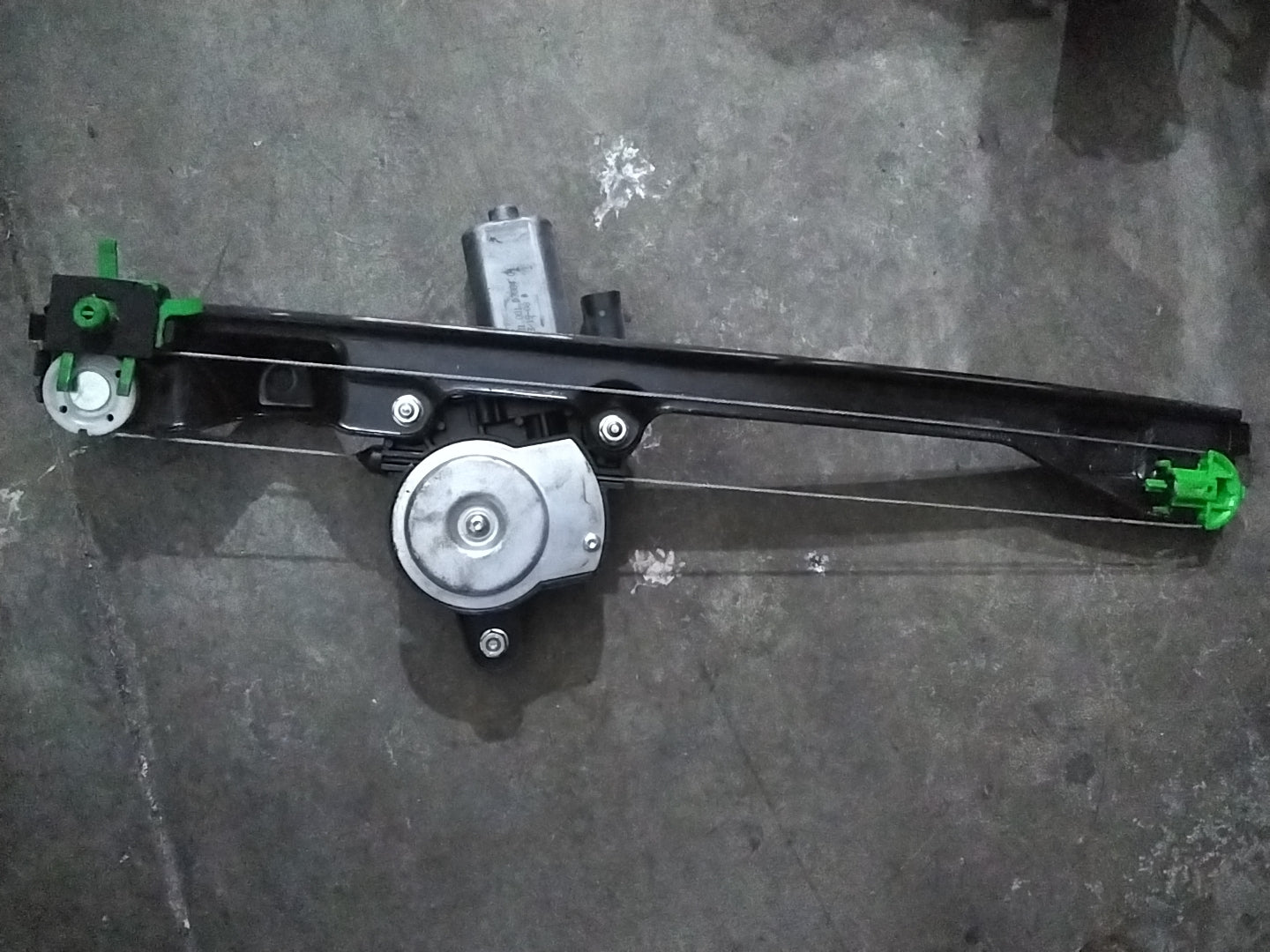 Motorino alzavetri anteriore sinistro fiat punto 3 porte anno 2001 codice D308404