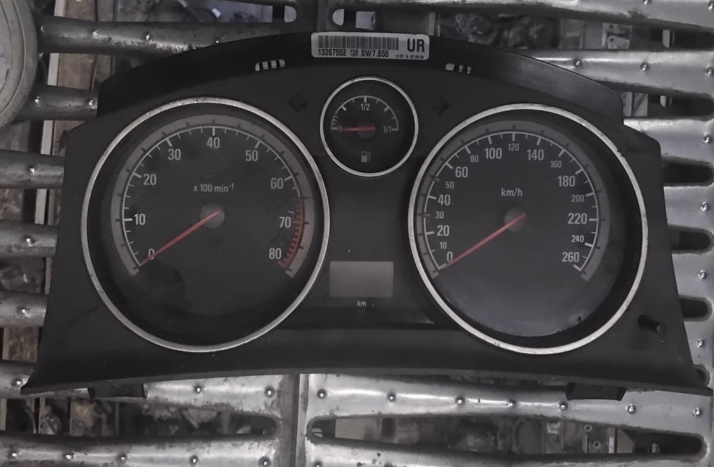 Quadro strumenti contachilometri opel astra codice 13267552
