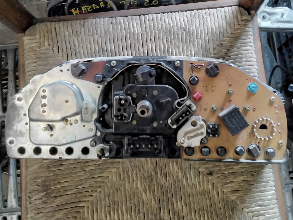 Quadro strumenti contachilometri mercedes 190 codice 1245431724