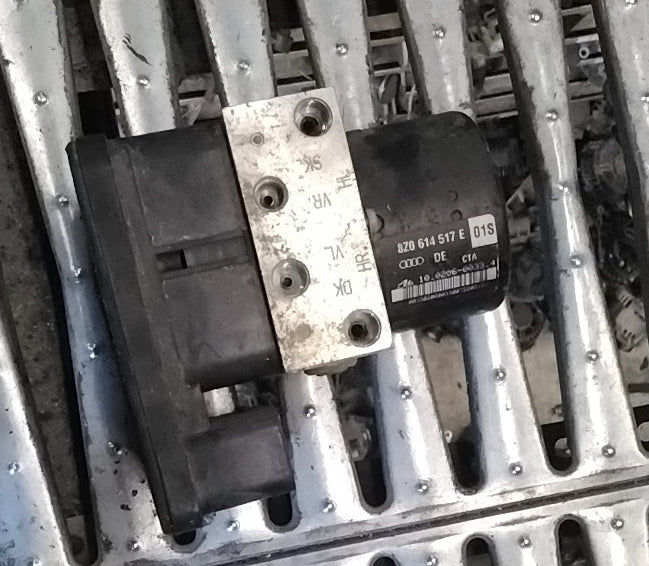 Centralina Pompa abs audi a2 codice 8Z0907379C