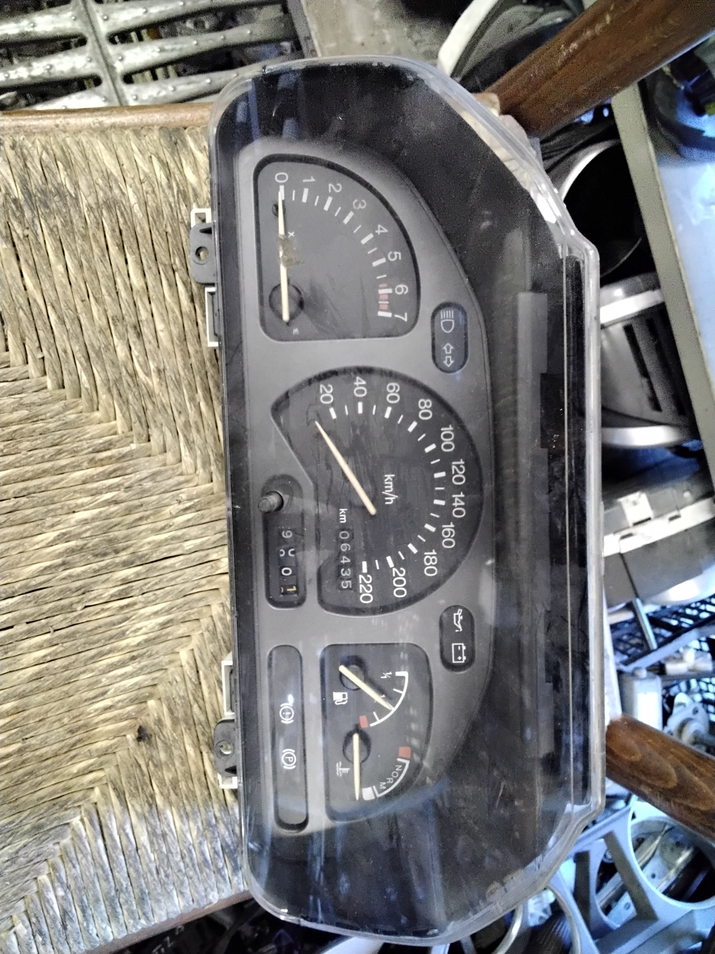 Quadro strumenti contachilometri ford fiesta codice 89FB10848BB