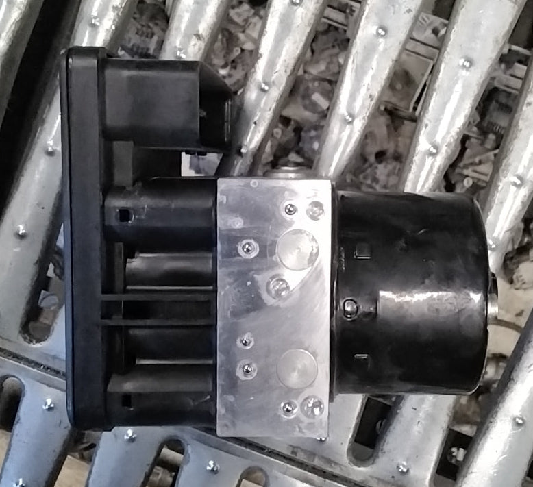 Centralina Pompa  abs bmw serie 1 2.0 diesel anno 2007 codice 34526784764