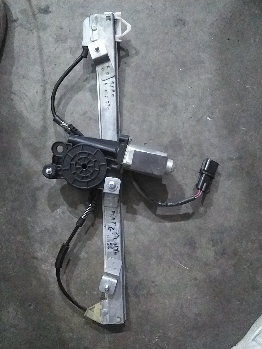 Motorino alzavetro anteriore sinistro fiat grande punto codice 020724