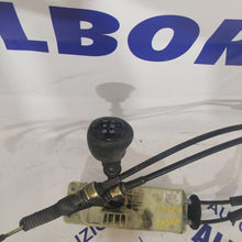 Carica l&#39;immagine nel visualizzatore di Gallery, Leva cambio Lancia Libra 1.9 Diesel anno: 2003 codice: 735304721 (sf4)
