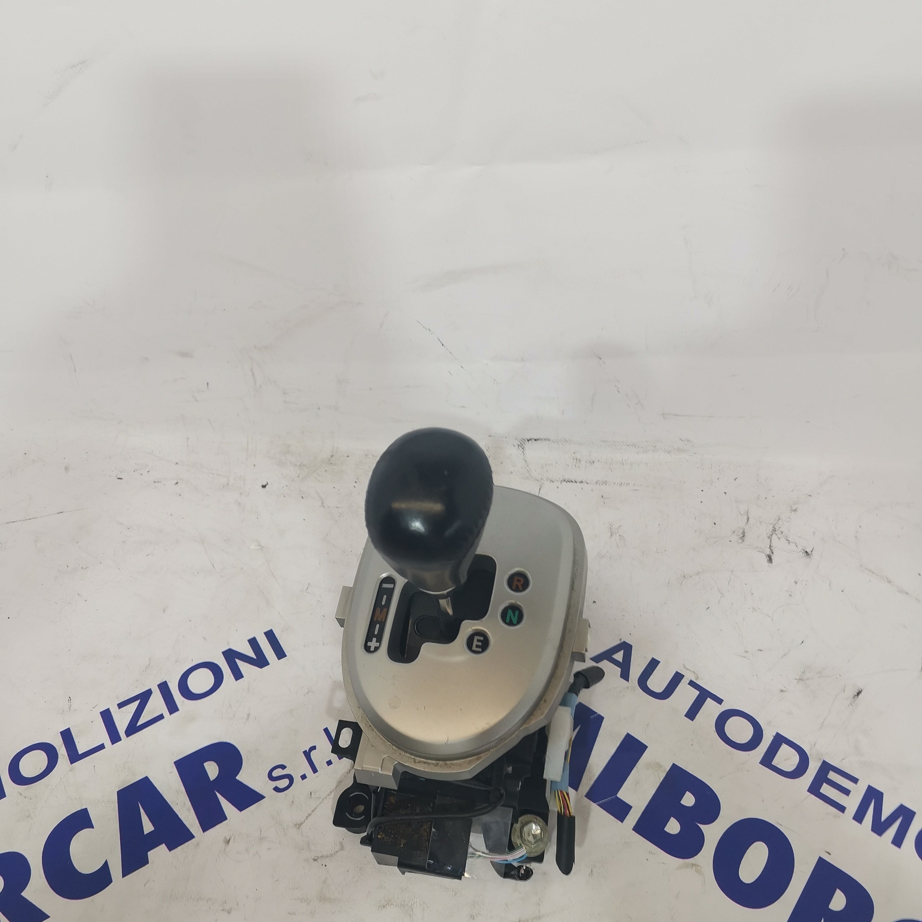 gear lever for Toyota Yaris from 2004 with part number: 89451-52020 compatible with Toyota Corolla, Aygo, and Peugeot 107 (sf4)