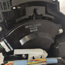 Carica l&#39;immagine nel visualizzatore di Gallery, leva  cambio toyota yaris dal 2004  con codice: 89451-52020  compatibile con toyota corolla, aygo con peugeot 107 (sf4)
