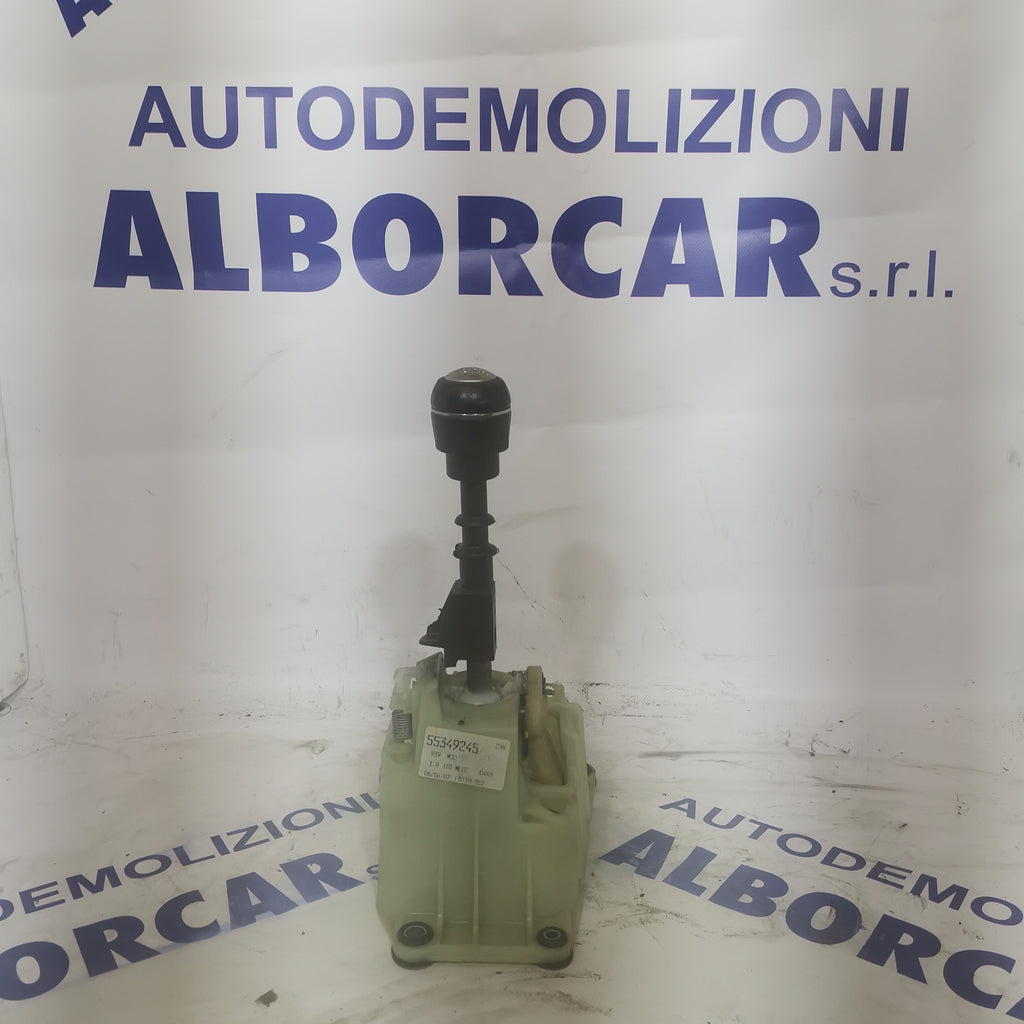 Gear lever 6 speed Alfa Romeo 159 engine size: 1.9 150hp JTD year: 2009 part number: 55349245(sf4)
