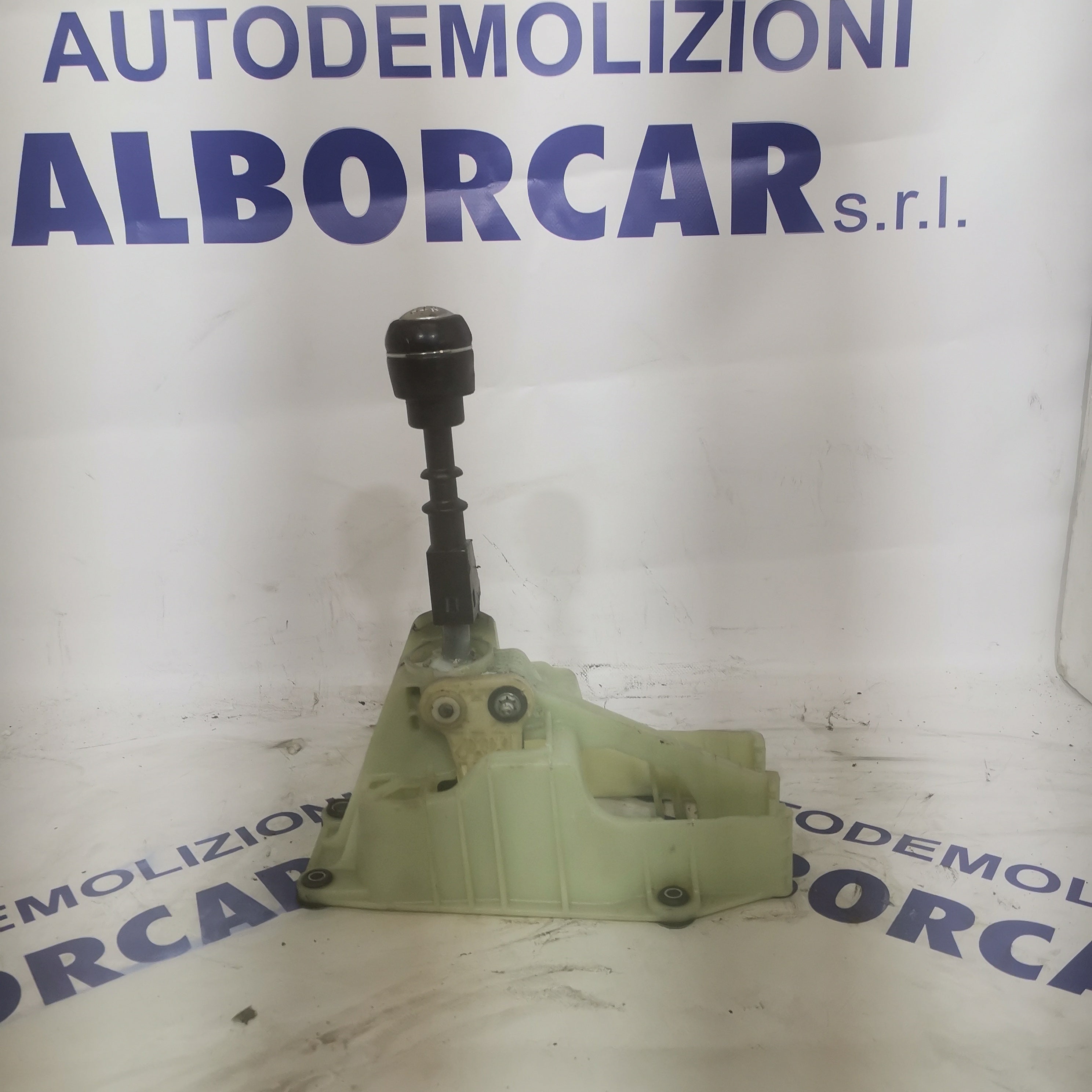 Gear lever 6 speed Alfa Romeo 159 engine size: 1.9 150hp JTD year: 2009 part number: 55349245(sf4)