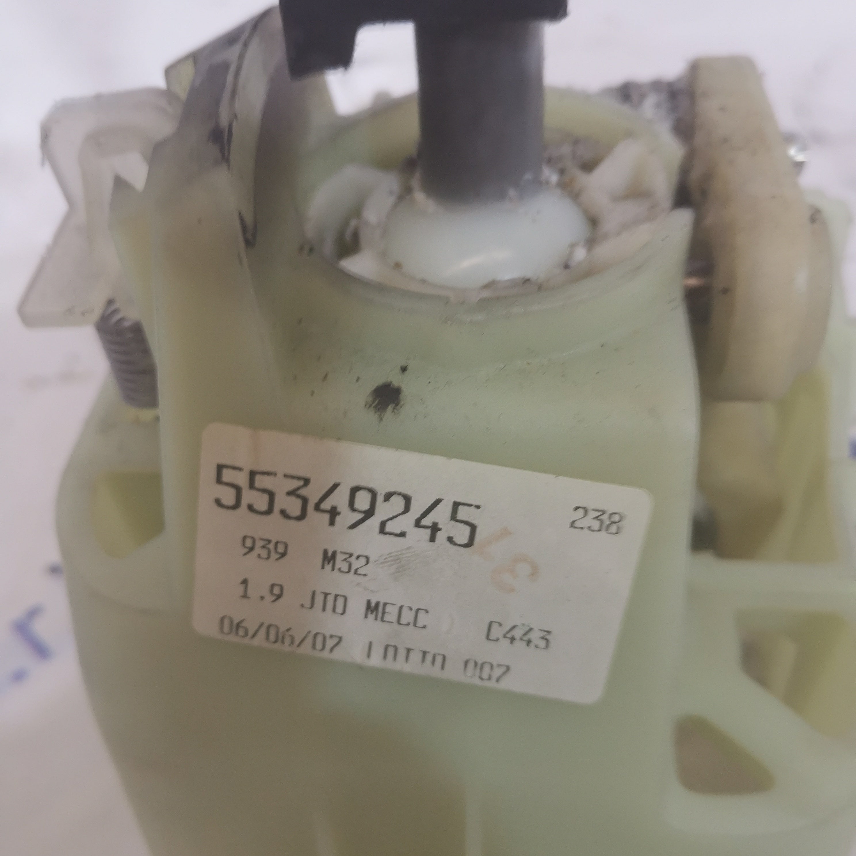 Gear lever 6 speed Alfa Romeo 159 engine size: 1.9 150hp JTD year: 2009 part number: 55349245(sf4)