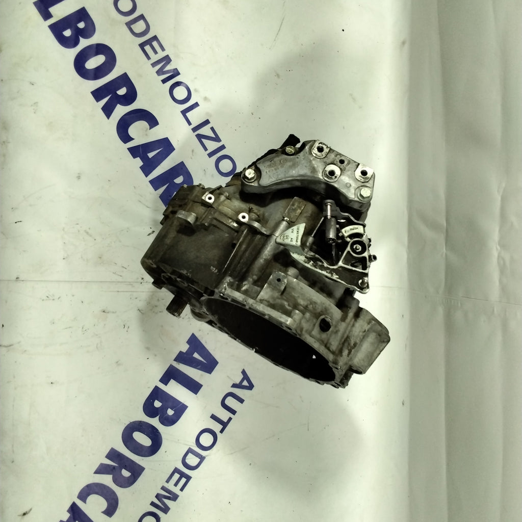 Gearbox Audi A3 / Passat / Golf 5 2.0 D 6 speed 103 kw manual year: 2004-2012 code: 02Q301107/02Q301103 (sf2)