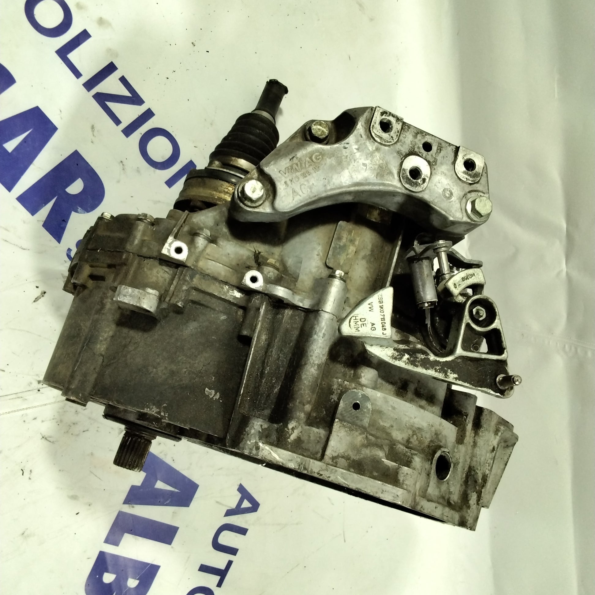Gearbox Audi A3 / Passat / Golf 5 2.0 D 6 speed 103 kw manual year: 2004-2012 code: 02Q301107/02Q301103 (sf2)