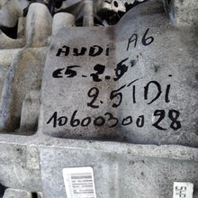 Carica l&#39;immagine nel visualizzatore di Gallery, Cambio audi A6 2.5 TDI automatico anno: 2002 codice: 1060030028 (sf2)
