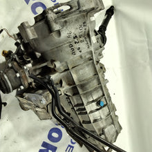 Carica l&#39;immagine nel visualizzatore di Gallery, Cambio audi A6 2.5 TDI automatico anno: 2002 codice: 1060030028 (sf2)
