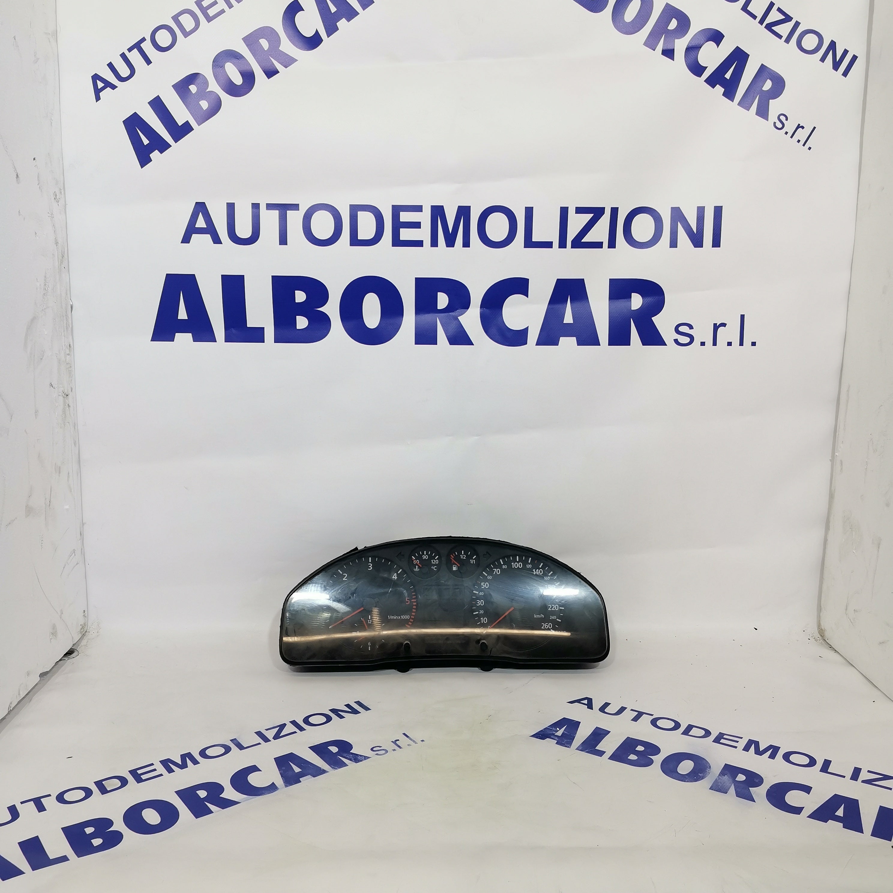 instrument cluster/odometer/gauge year:1999 model: audi A4 part number: 8DO919861F (sf7p2)