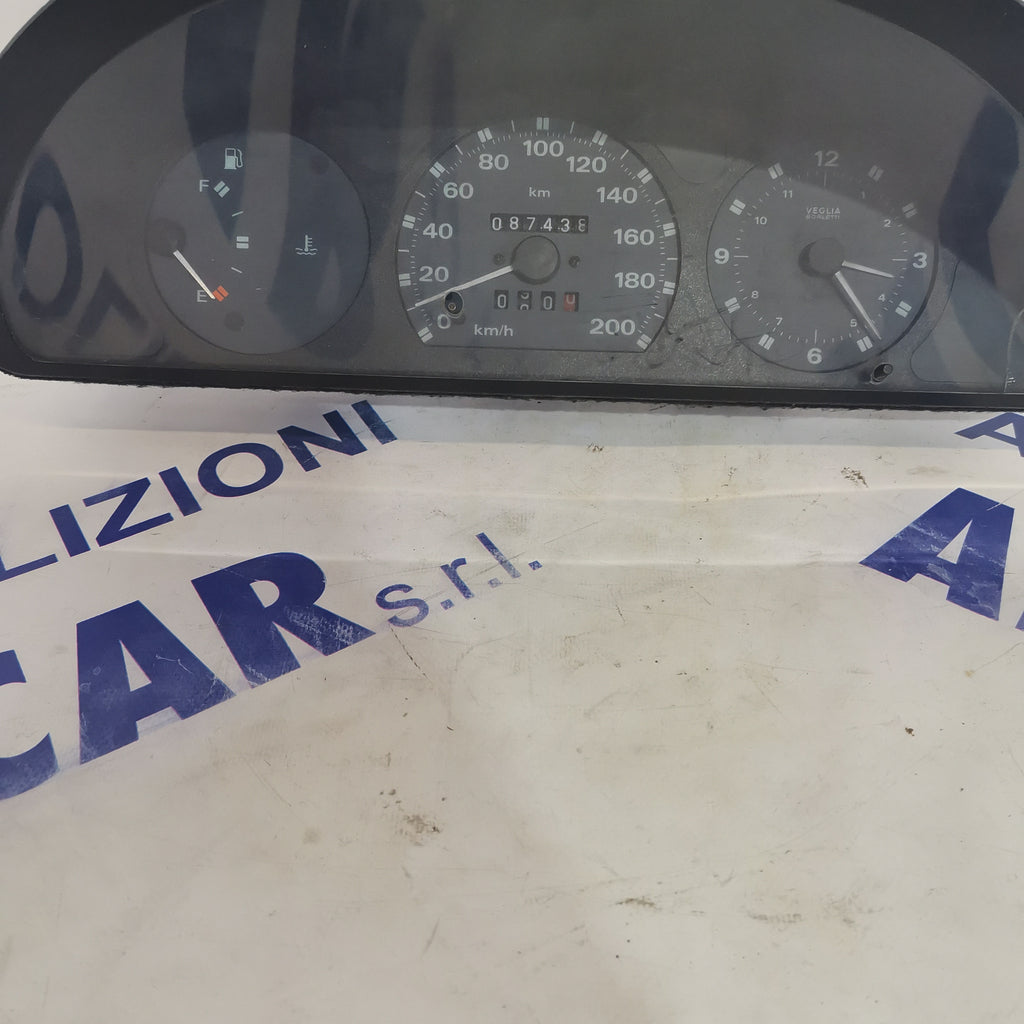 quadro strumenti/contachilometri/veglia fiat punto 1° serie/punto 176 anno: 1993-1999 codice: 6062190030/6060000160A