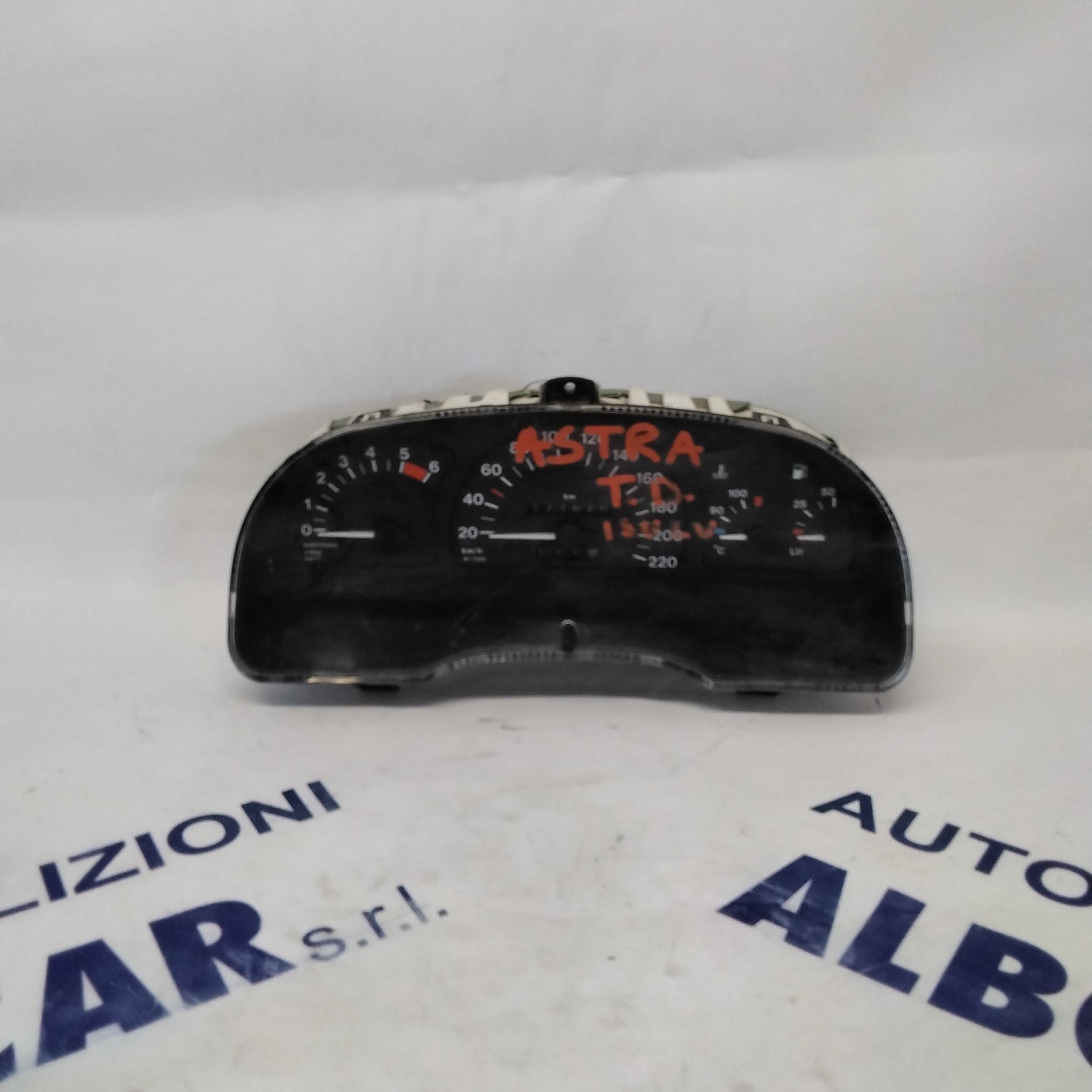 instrument cluster/speedometer/gauge cluster Opel Astra 1.6 year 98 part number: 87001219 (sf7p2)