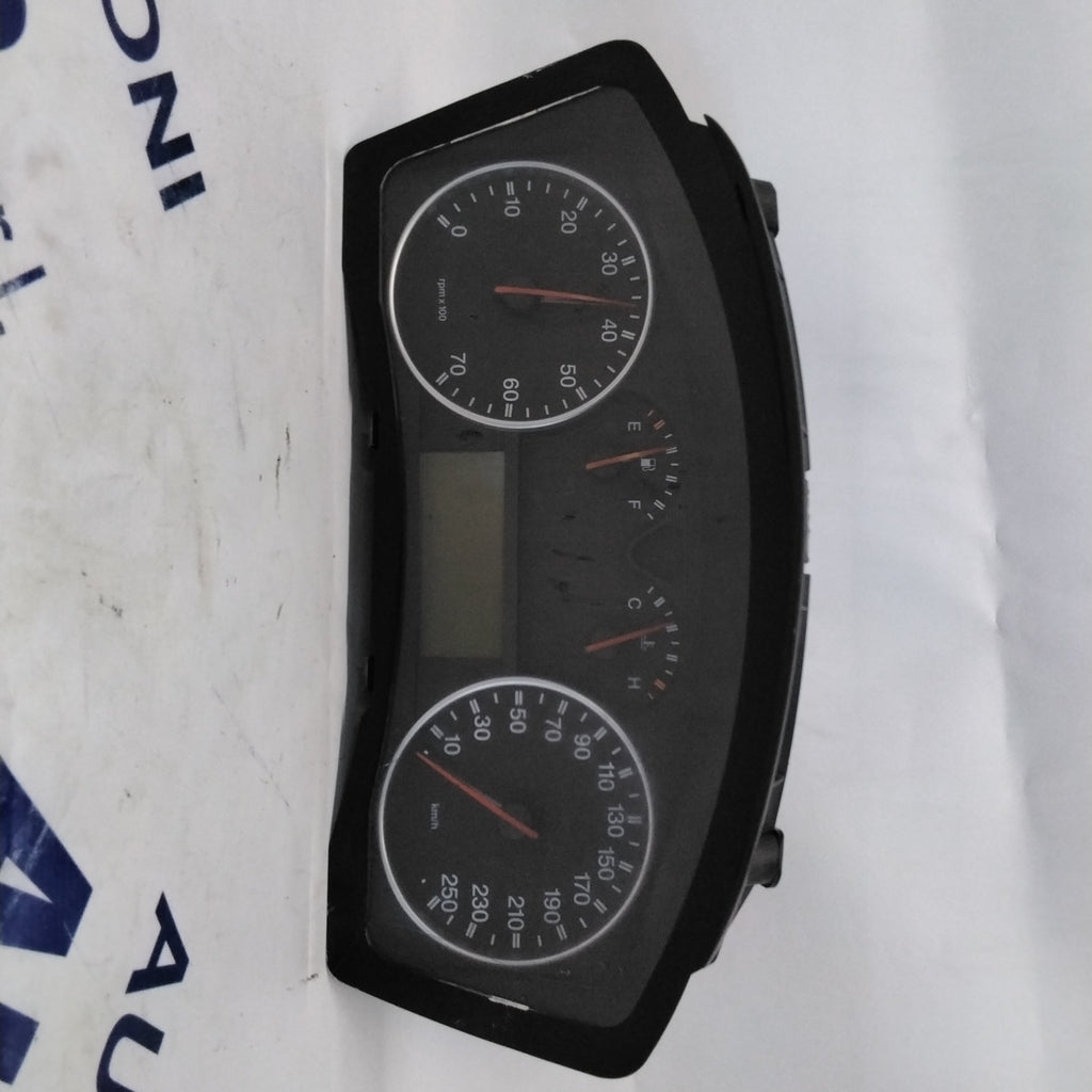 quadro strumenti/contachilometri/ veglia fiat croma 1.9 anno 2005 codice : 51735925