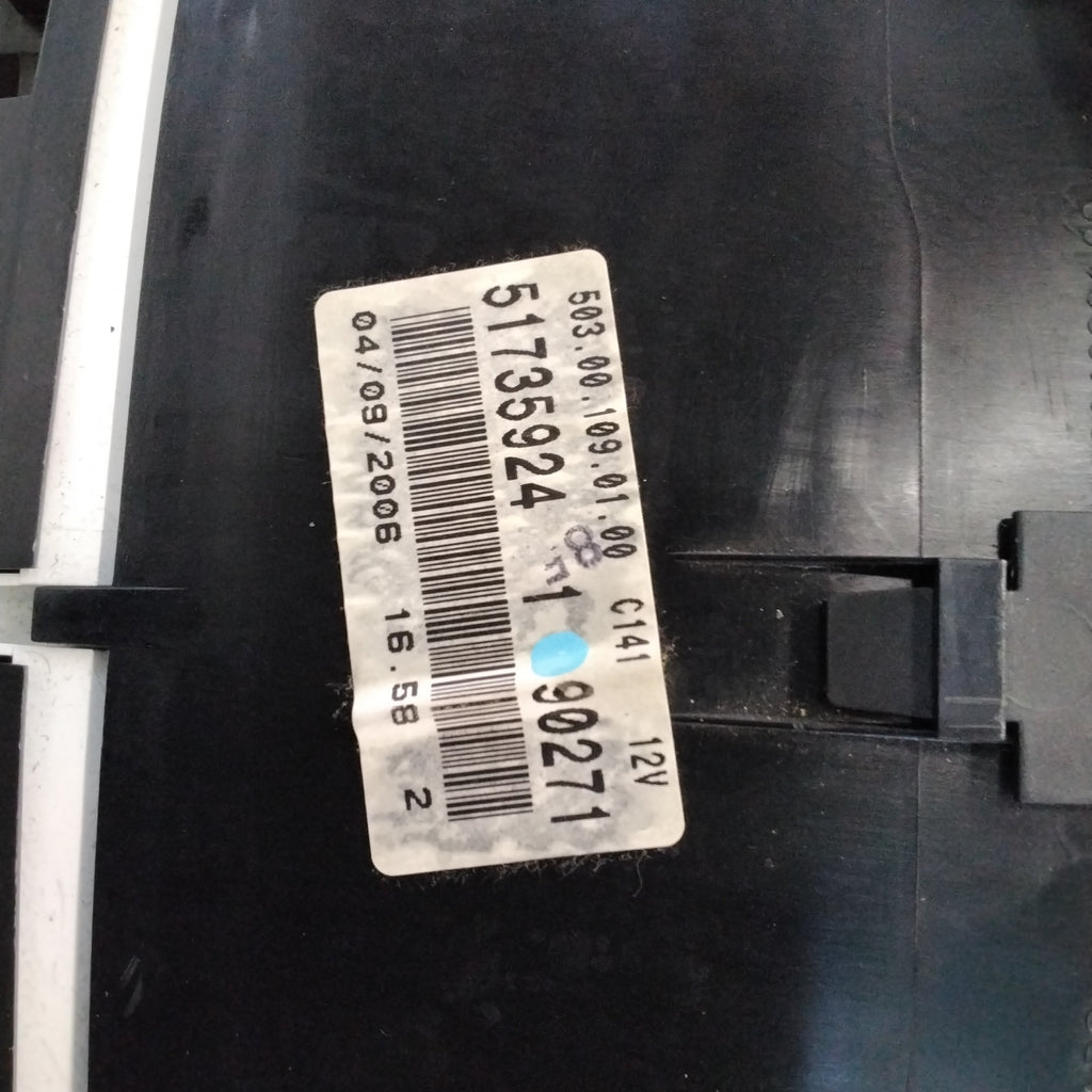 quadro strumenti/contachilometri/ veglia fiat croma 1.9 anno 2005 codice : 51735925