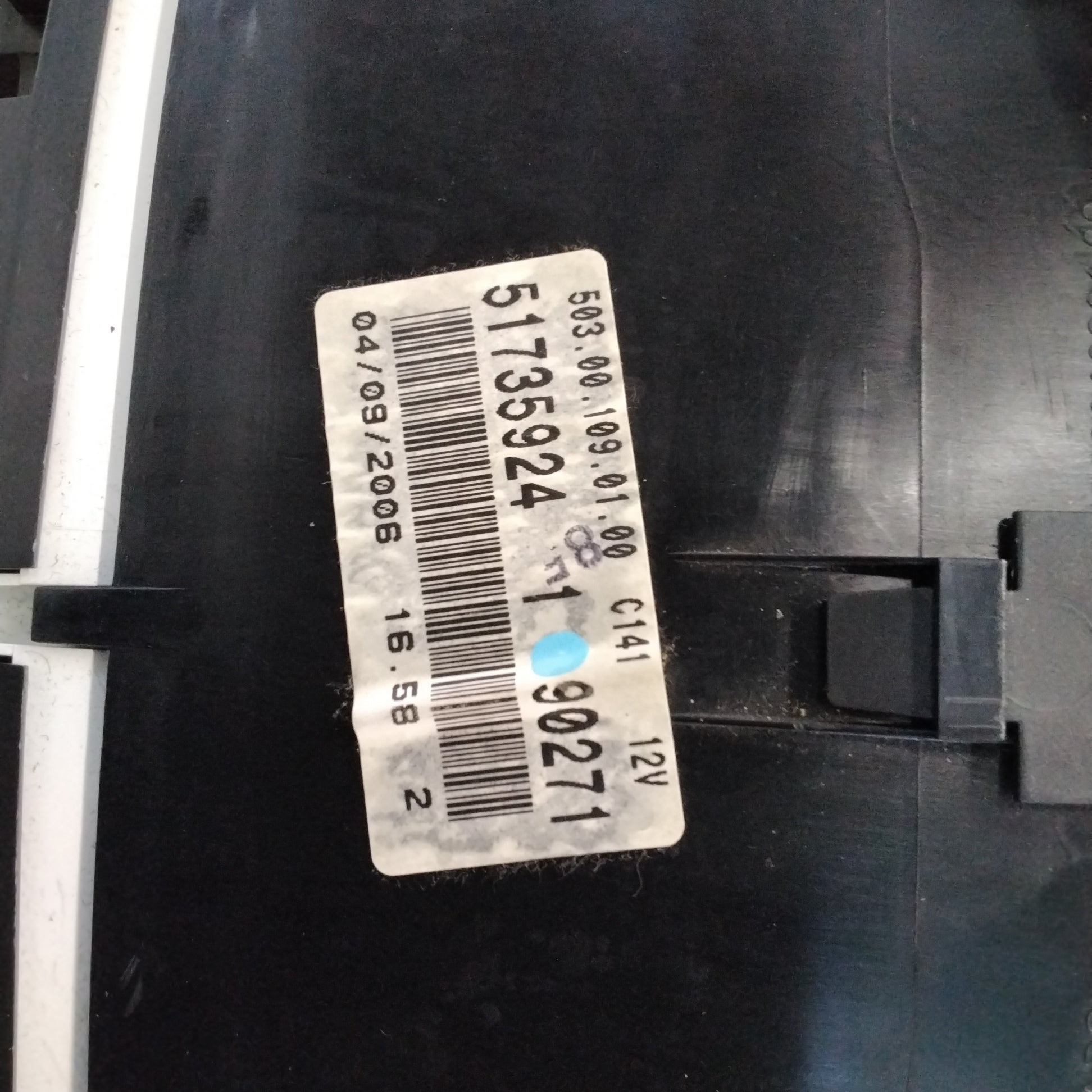 quadro strumenti/contachilometri/ veglia fiat croma 1.9 anno 2005 codice : 51735925