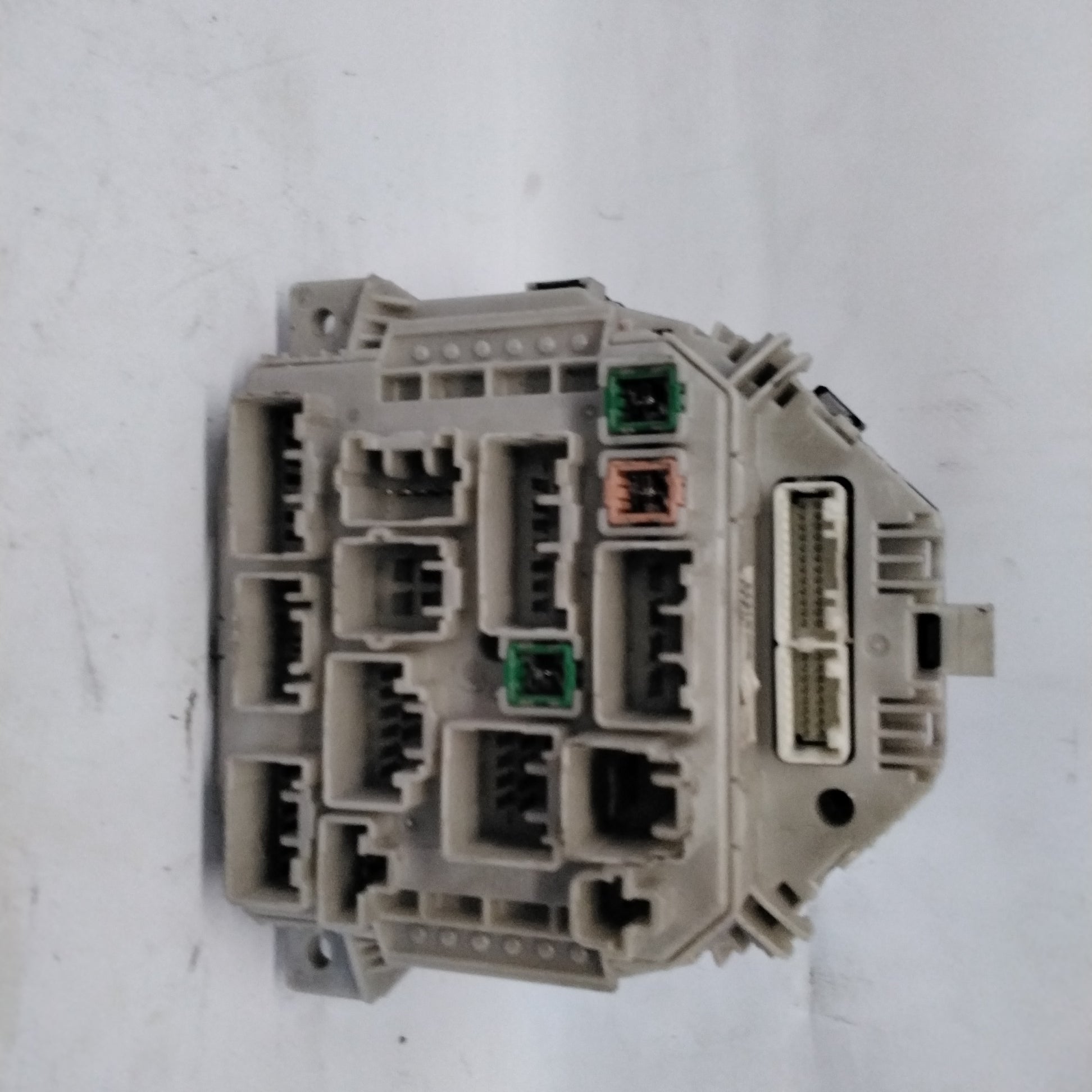 dashboard/speedometer/instrument panel Peugeot 107 year: 2005 code: 838000H (sf7p2)