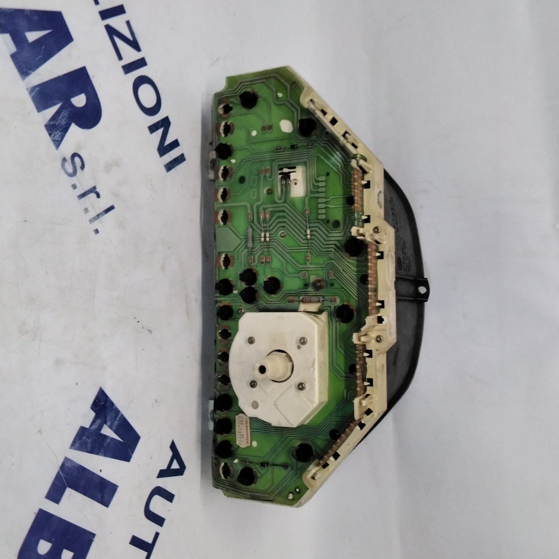 quadro strumenti/contachilometri/ veglia peugeot 106 benzina anno: 91/96 codice: 87001250 /88568010