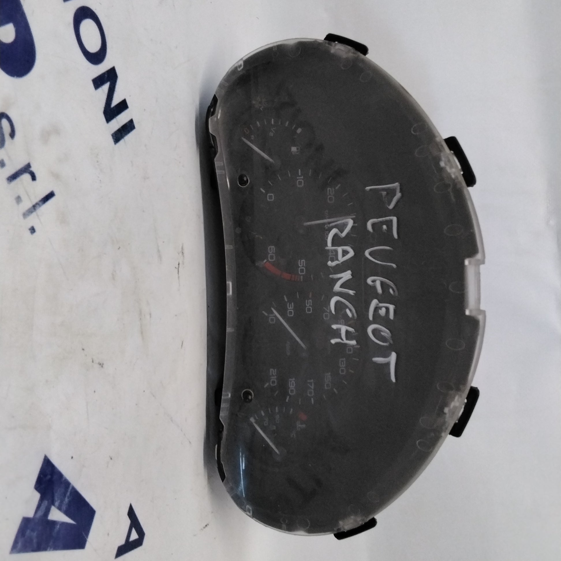 Instrument cluster/speedometer/gauge/Peugeot Ranch/Partner year: 2004 code: 5550003000 (sf7p2)