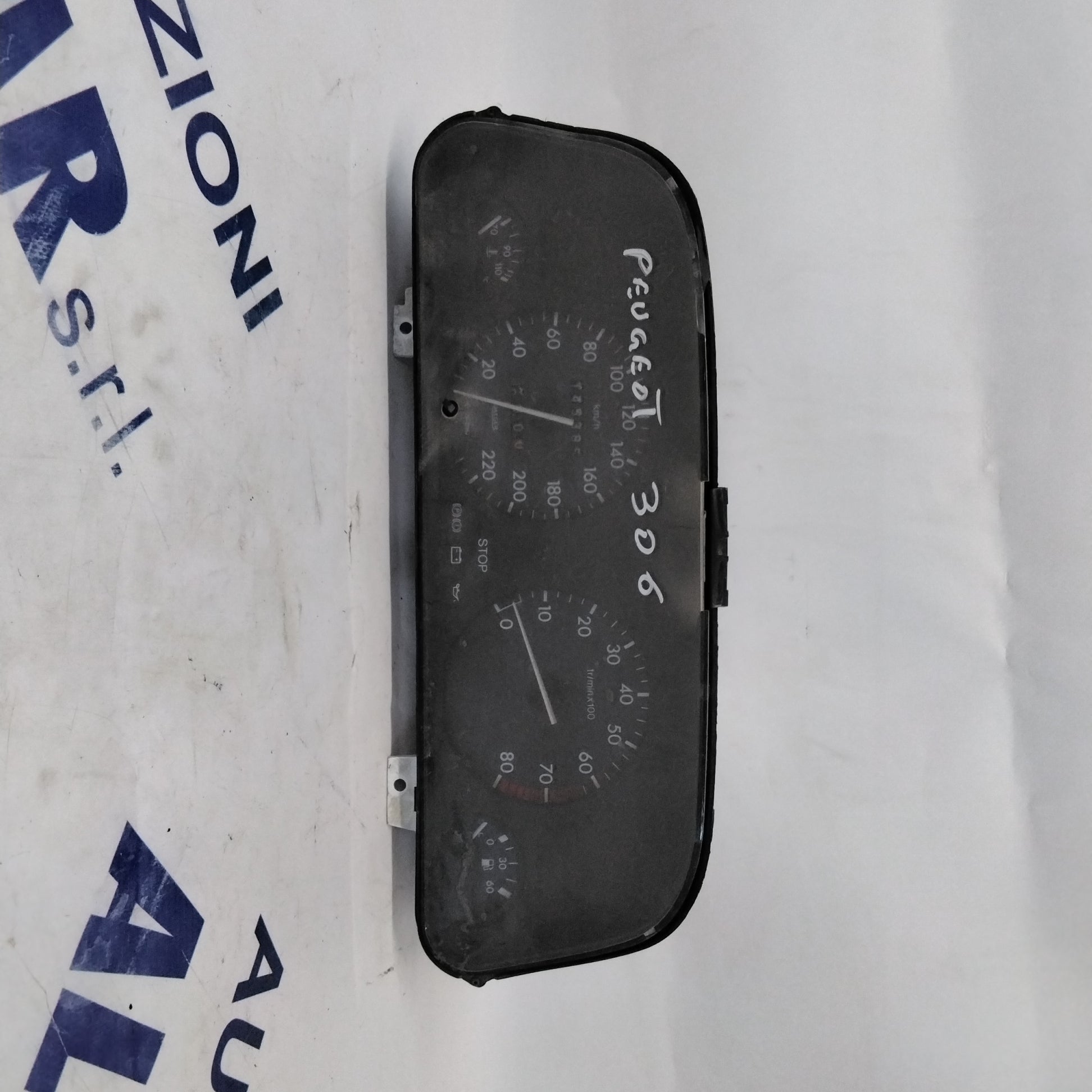 instrument cluster/speedometer/gauge Peugeot 306 1.4 petrol year: 1997 part number: 09033502031 (sf7p2)