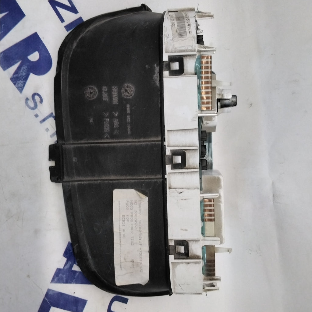 instrument cluster/speedometer/gauge Peugeot 306 1.4 petrol year: 1997 part number: 09033502031 (sf7p2)