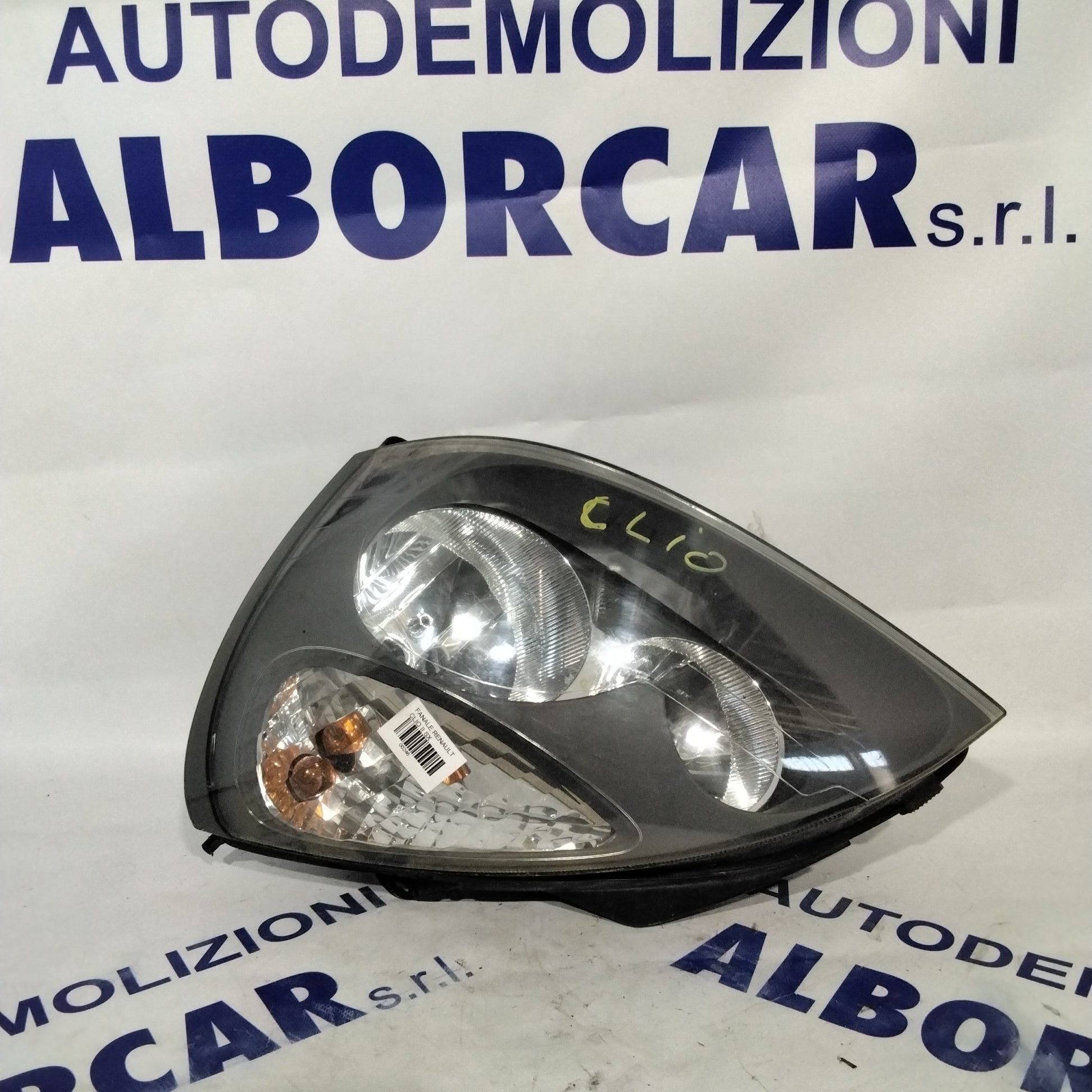 Left headlight Renault Clio year 2003 code: 15601700
