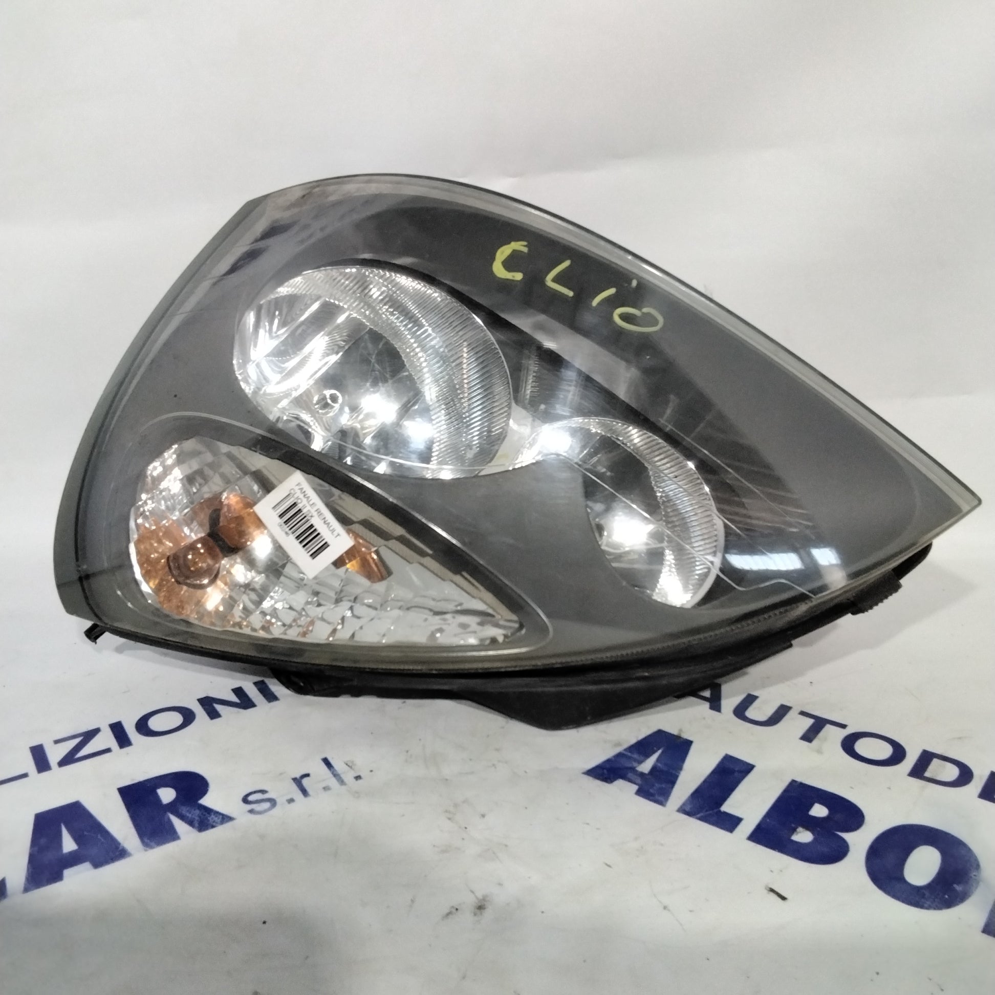 Left headlight Renault Clio year 2003 code: 15601700
