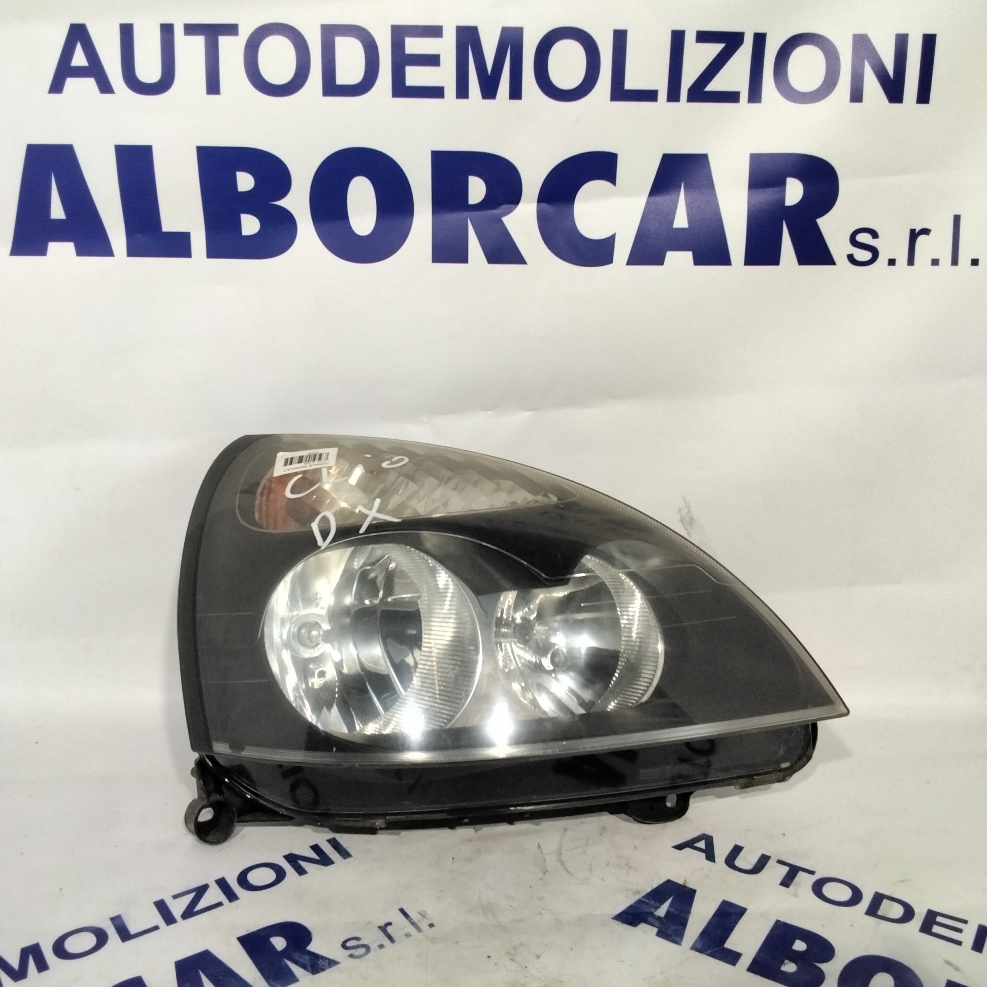 Renault Clio right headlight year 2003/06 code: 15601800