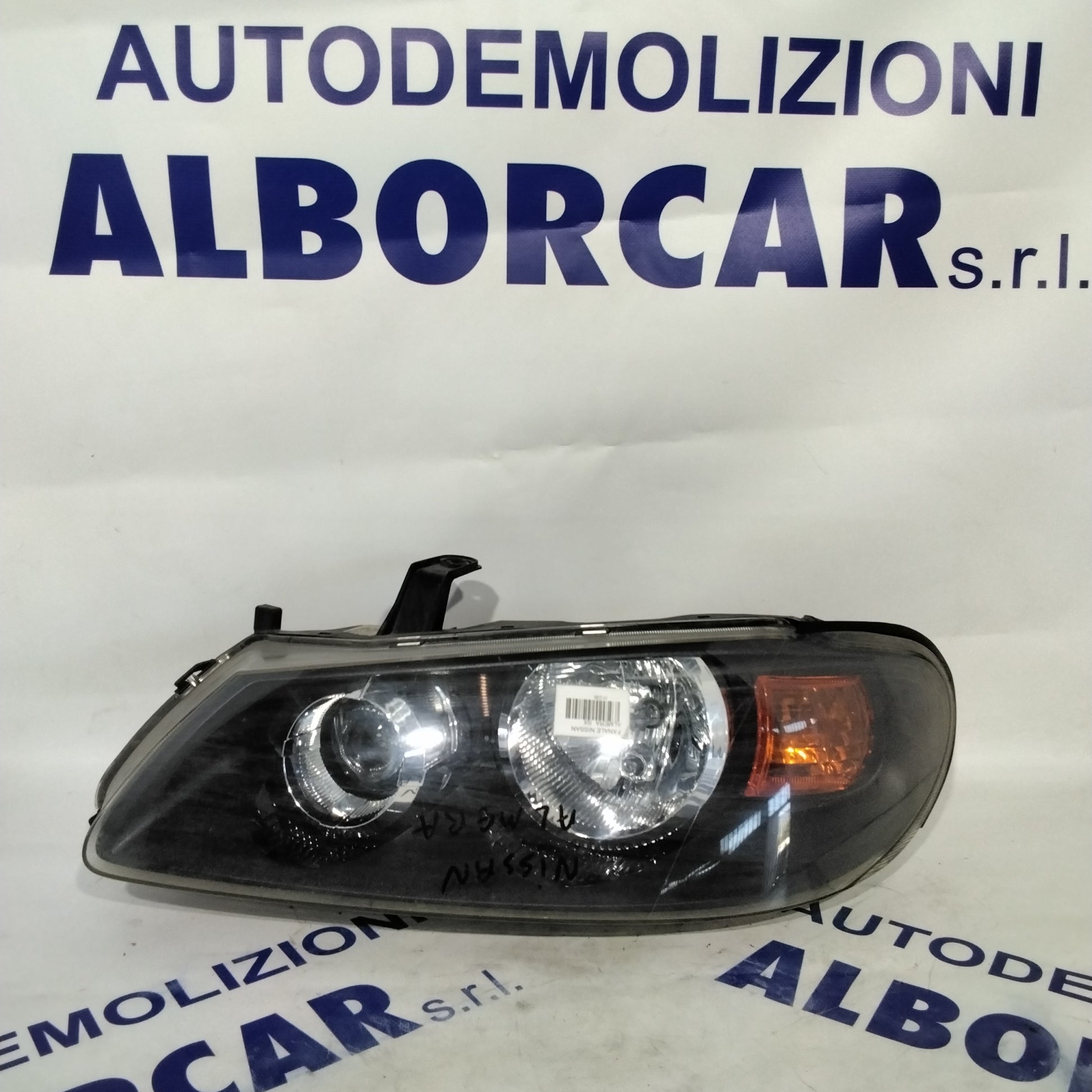 Nissan Almera left headlight year 2002 code: 26060BN703 (sf8p4)